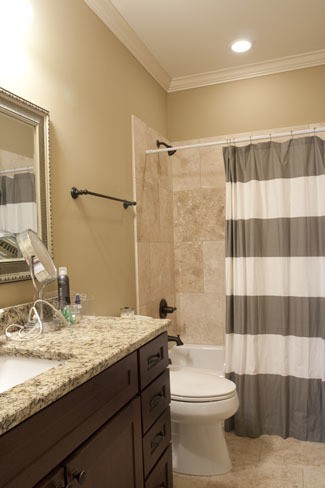 138 Falls Grove Dr - Photo 6 of 9