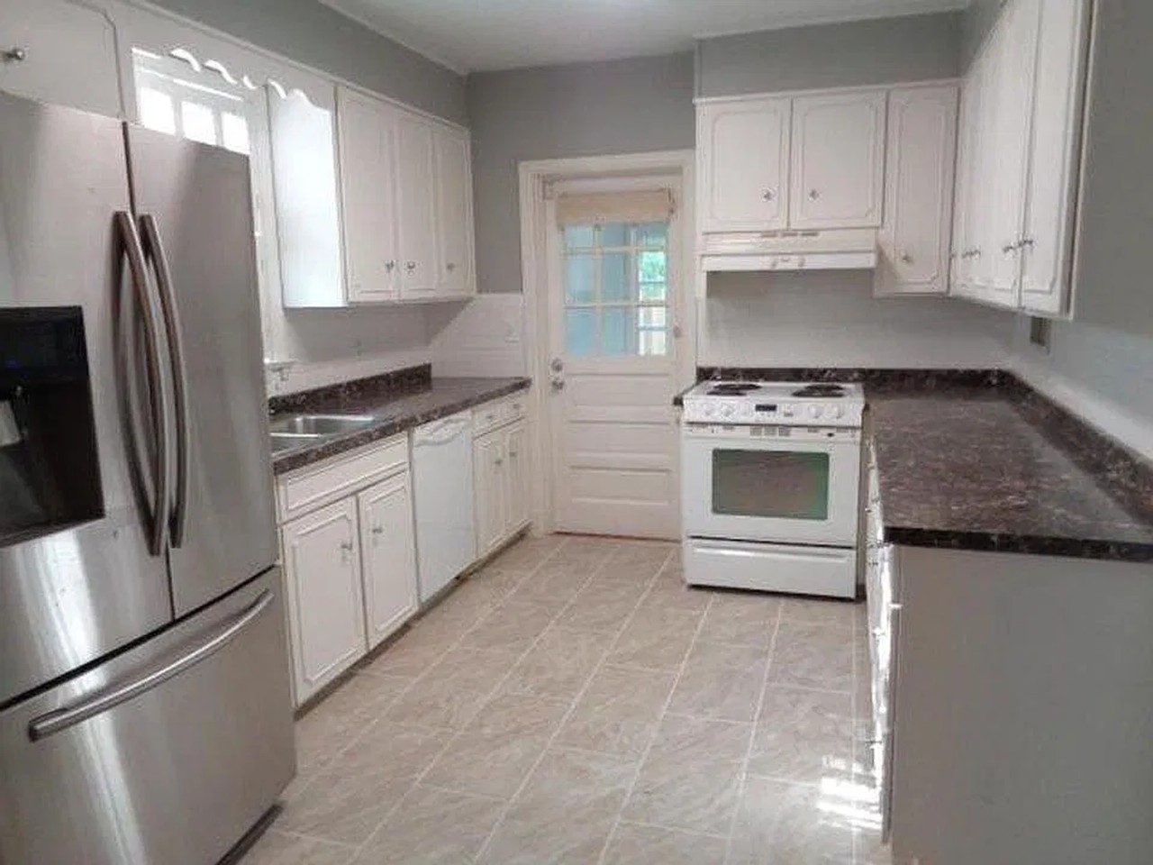 3356 Dartmouth Cir - Photo 4 of 6
