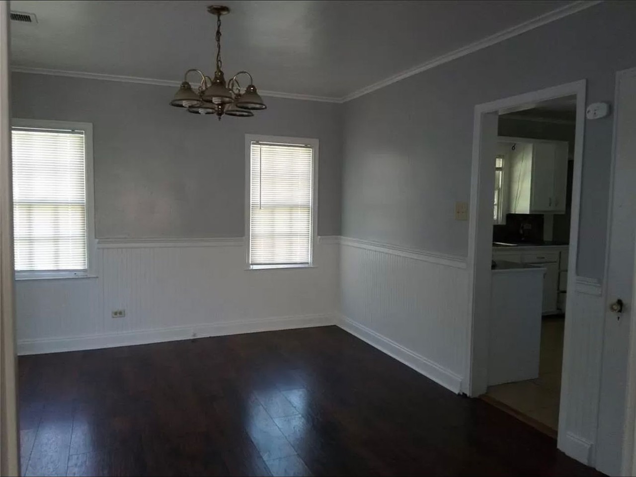 402 10th Ave N - Photo 2 of 4