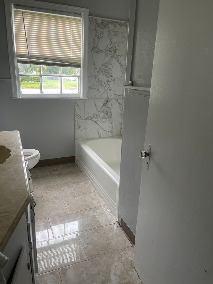 402 10th Ave N - Photo 4 of 4
