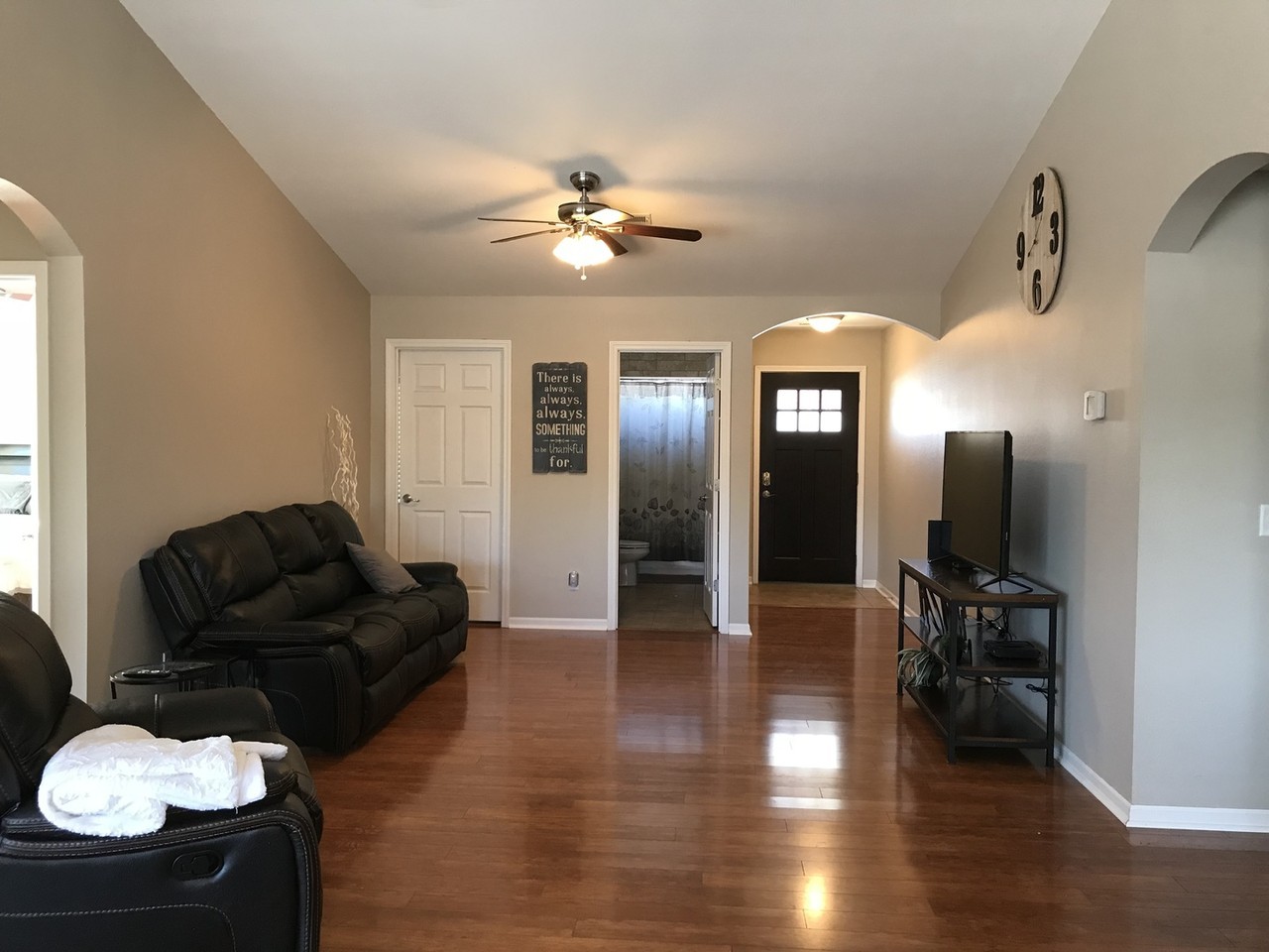 805 Highland Ridge Dr - Photo 2 of 23