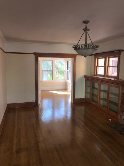 1111 Washington Pl - Photo 2 of 11