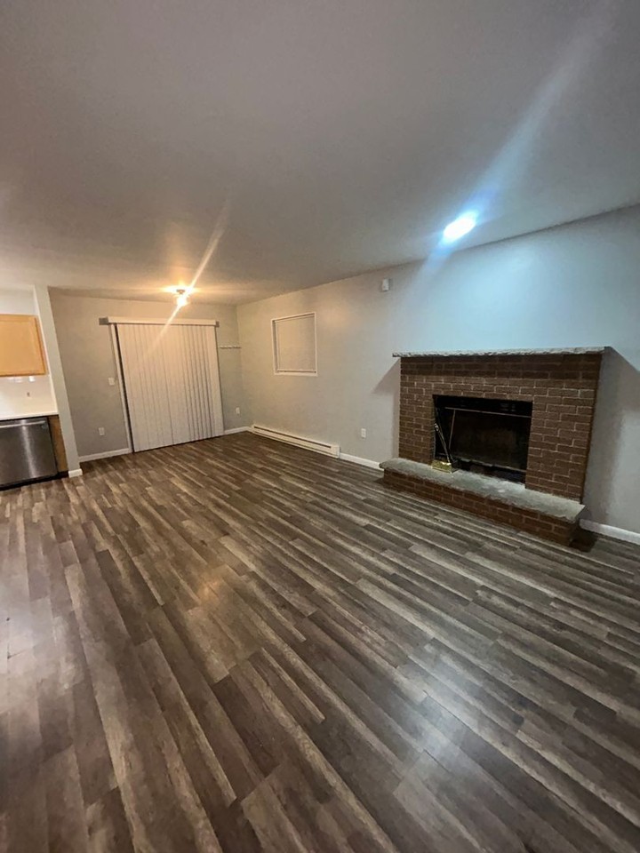 2641 Highview Dr - Photo 3 of 9