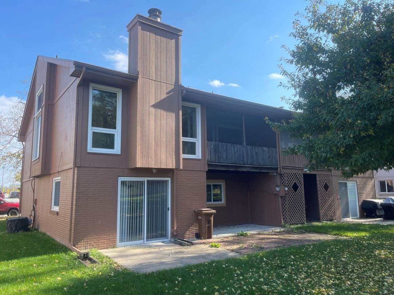 12902 S 28th Ave - Photo 2 of 27