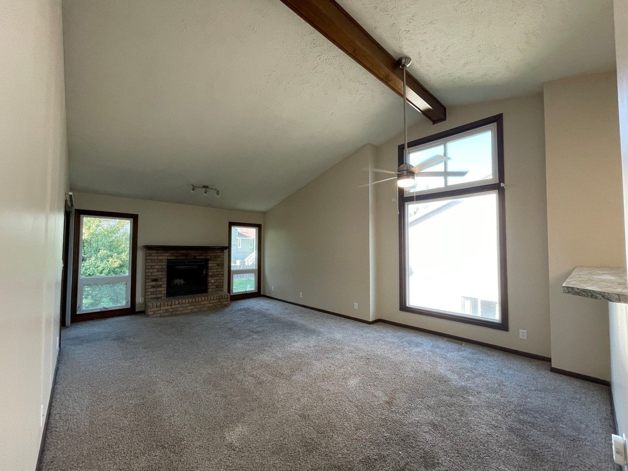 12902 S 28th Ave - Photo 5 of 27
