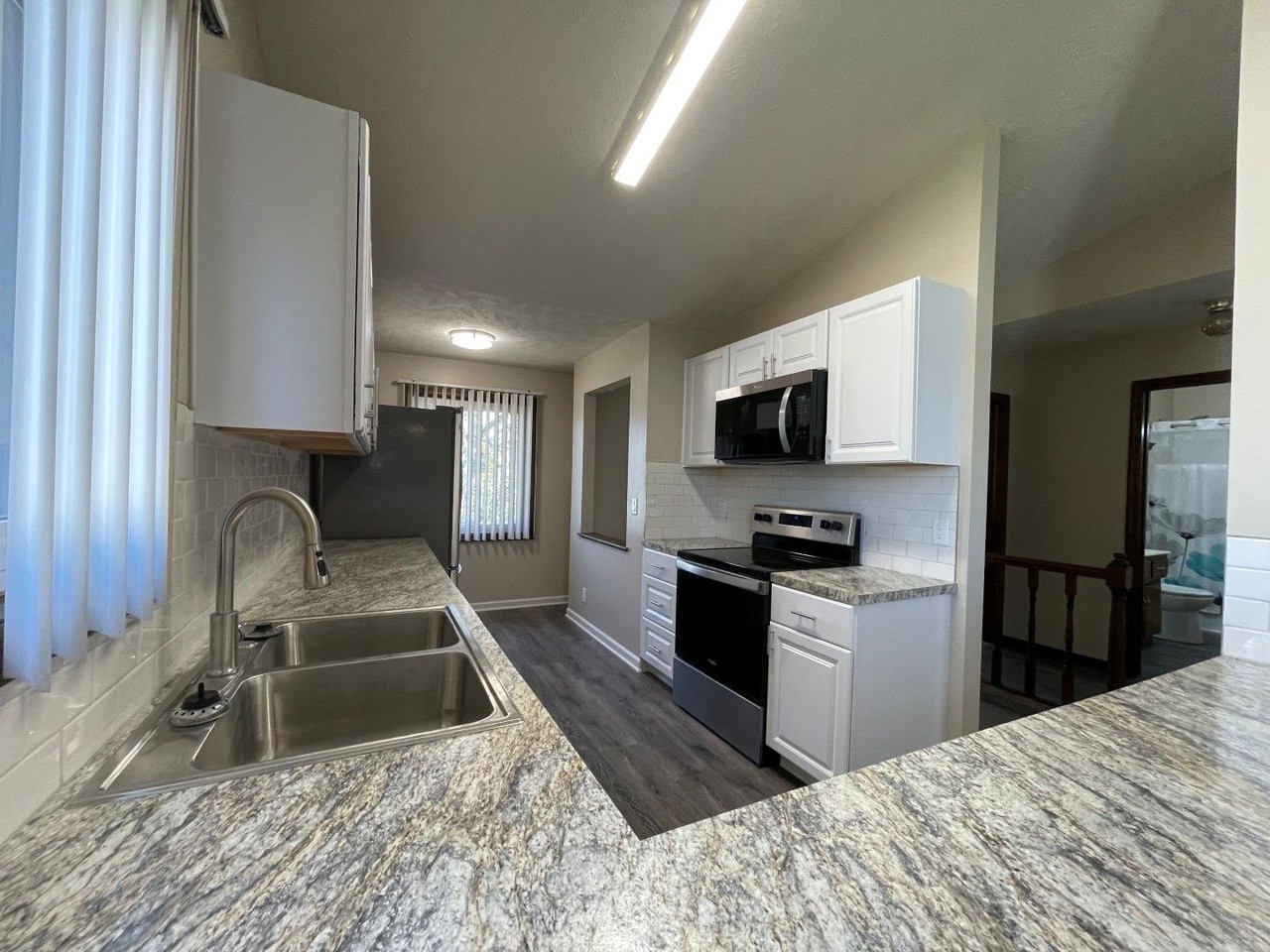 12902 S 28th Ave - Photo 7 of 27