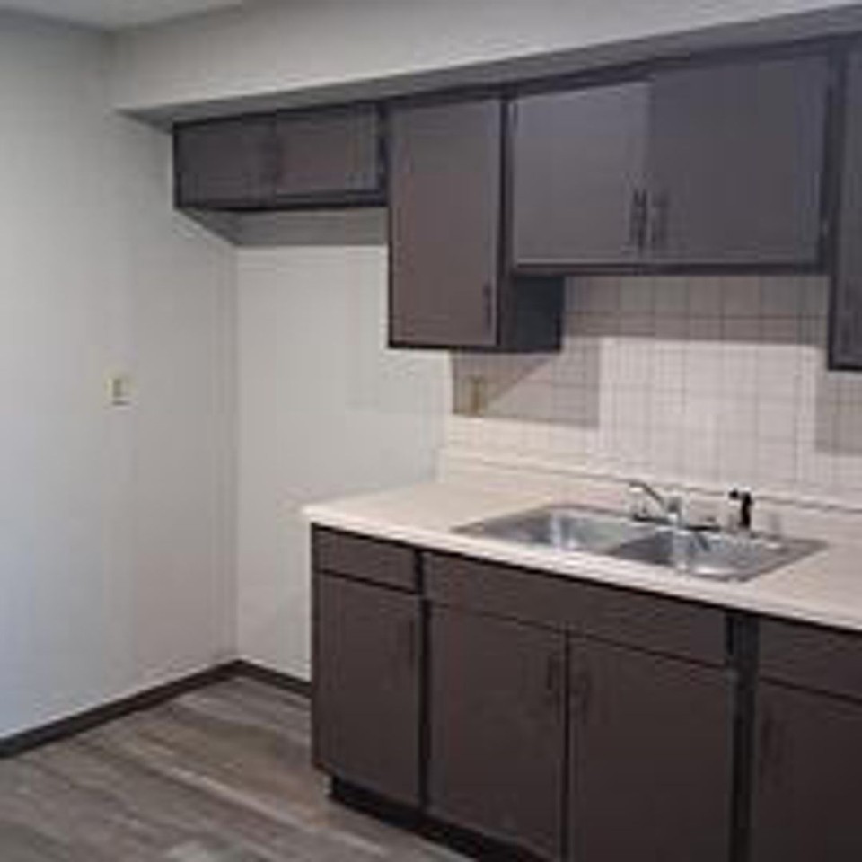 4319 Sheffield Ave - Photo 3 of 6