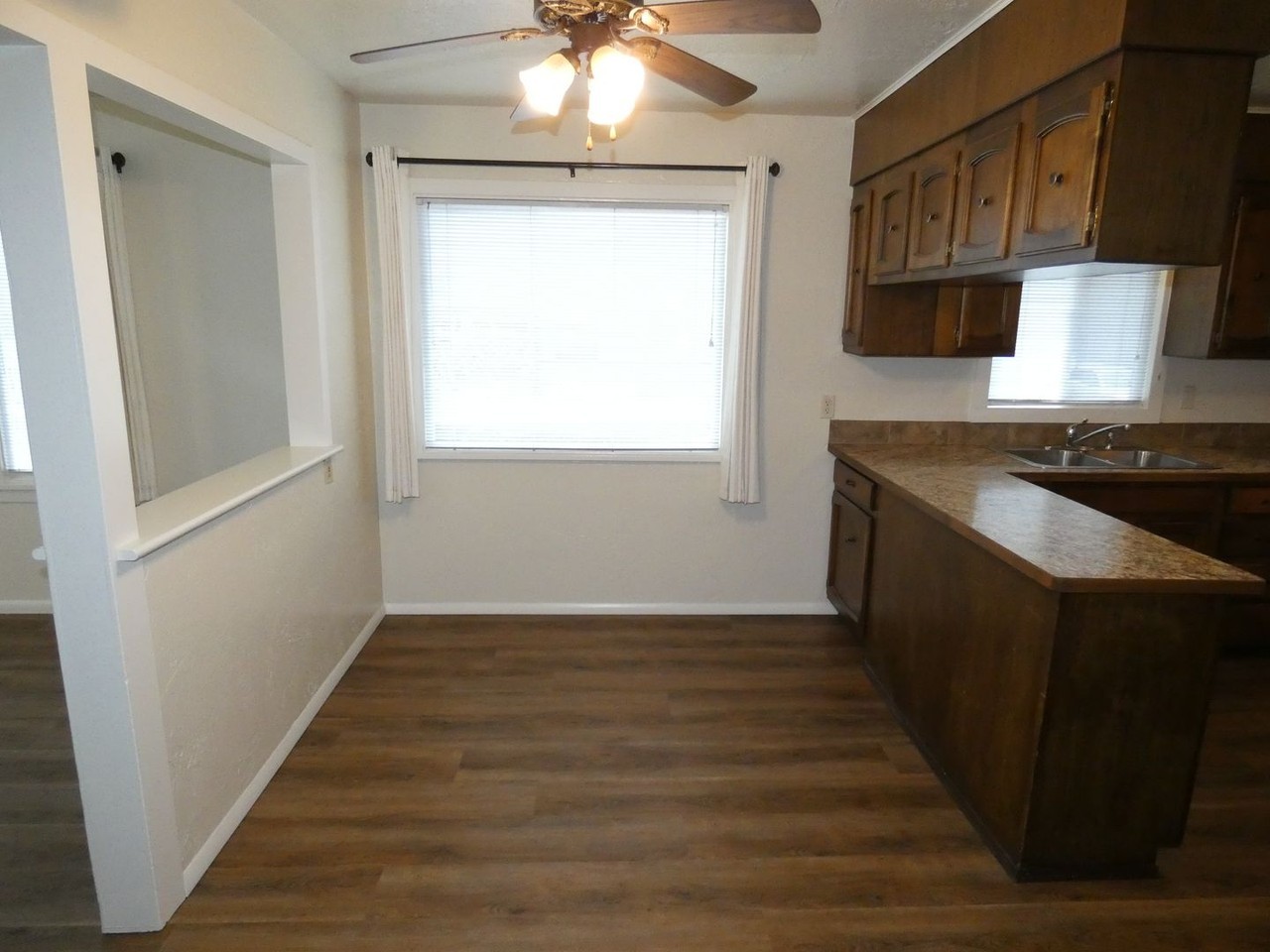 824 1/2 S C St - Photo 5 of 19