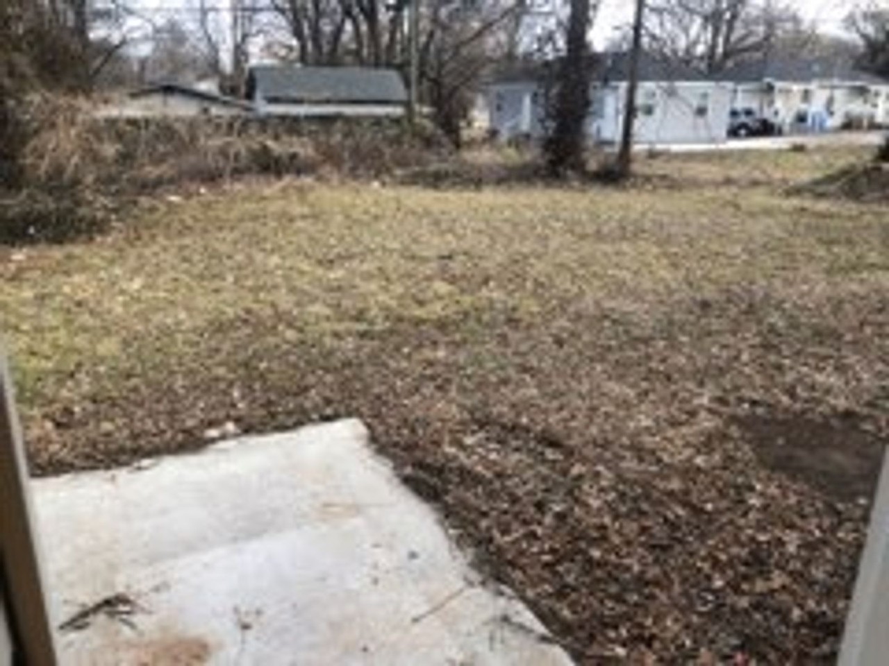 2715 W Lincoln St - Photo 6 of 15