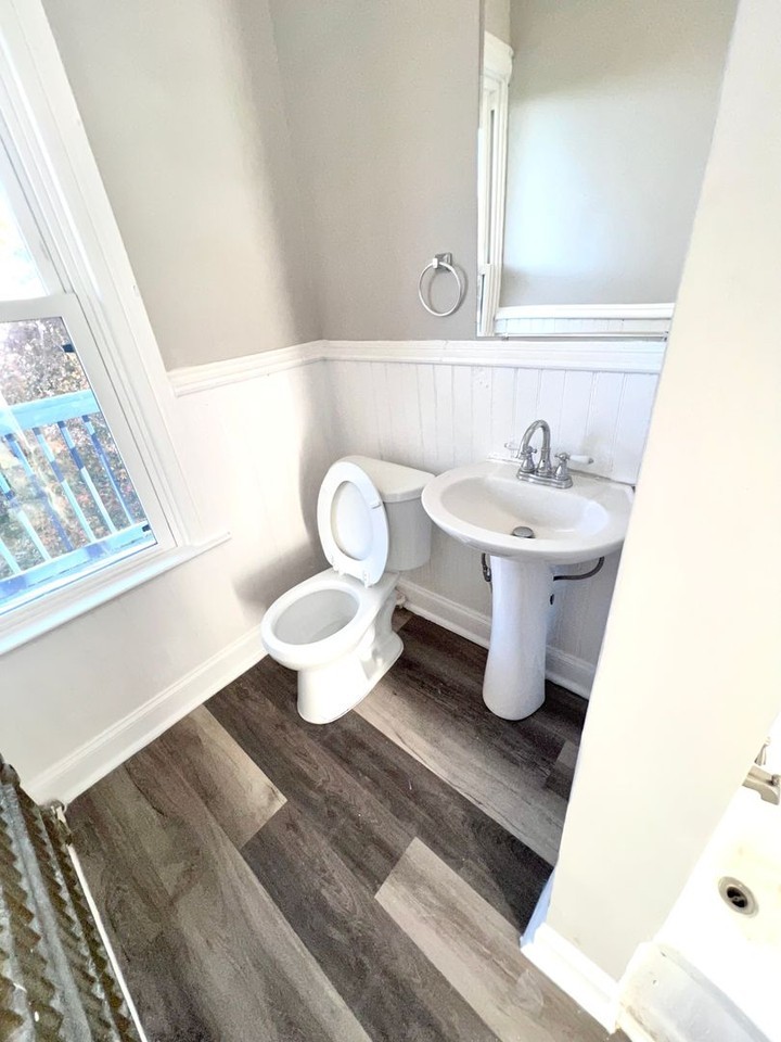 31 E North Ave - Photo 4 of 5