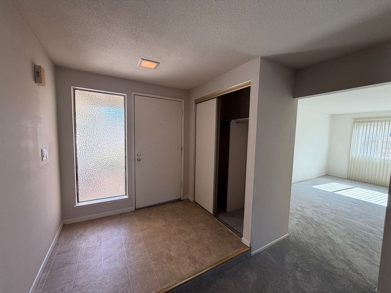 9980 Parkhurst Ct - Photo 2 of 32