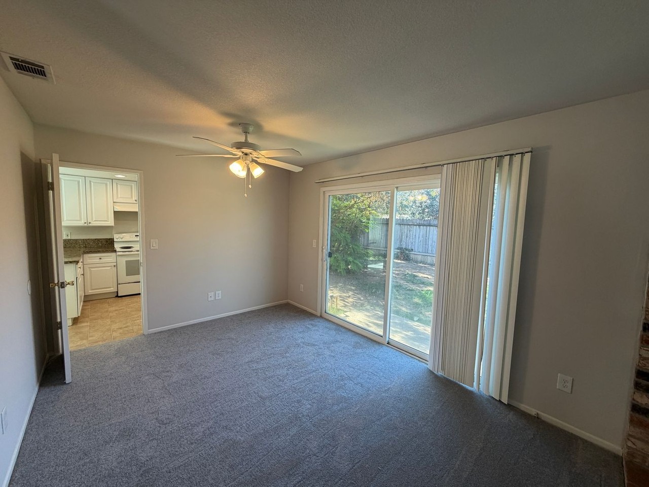 9980 Parkhurst Ct - Photo 7 of 32