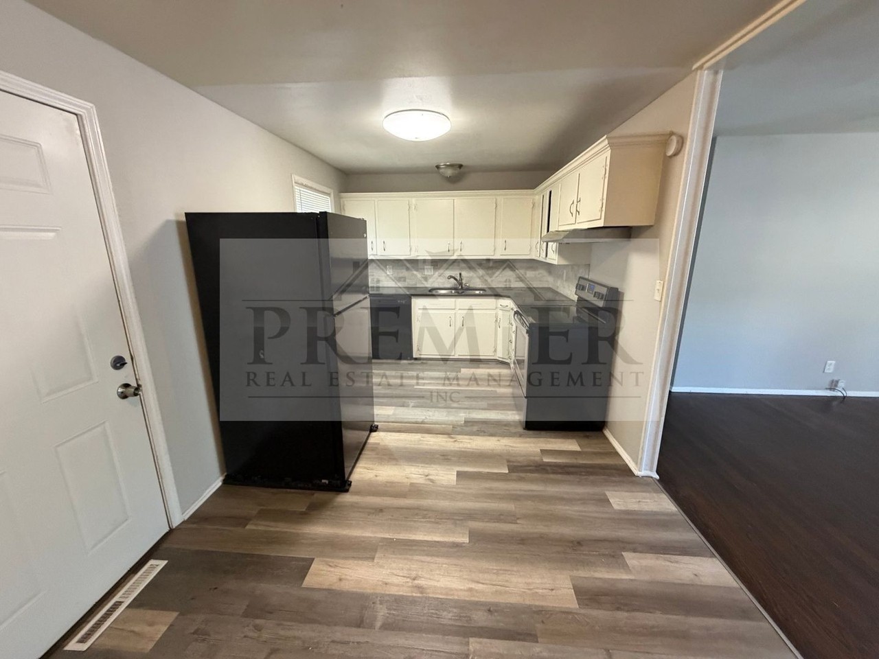 8619 Winchester Ave - Photo 7 of 18