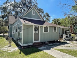 featured image of 734 Ne 3rd Ave