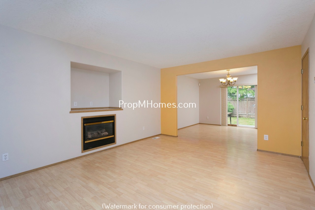 13708 Se Ramona St - Photo 4 of 31