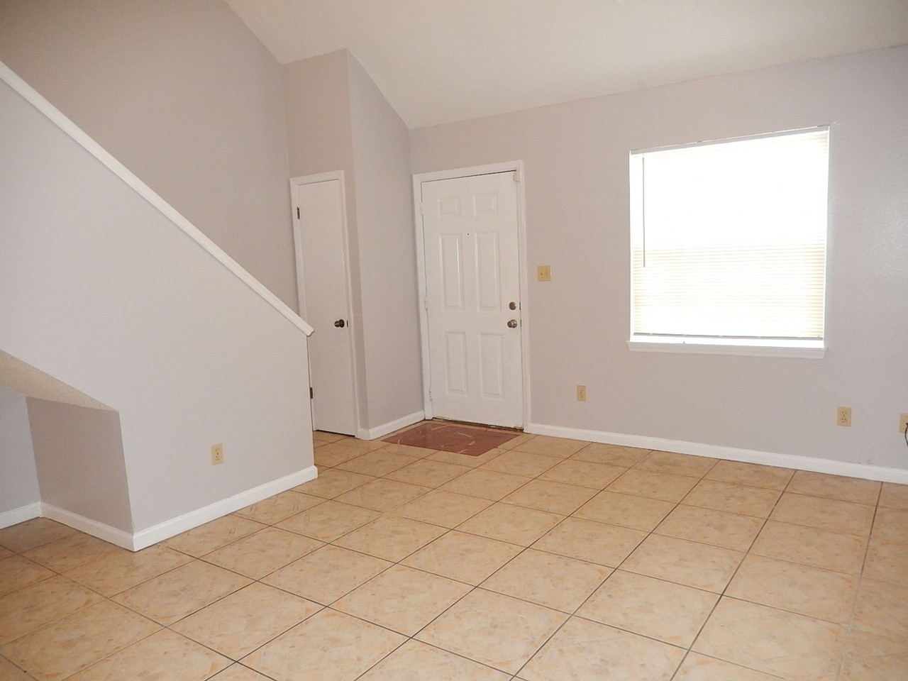 2397 Parrot Ln - Photo 3 of 18