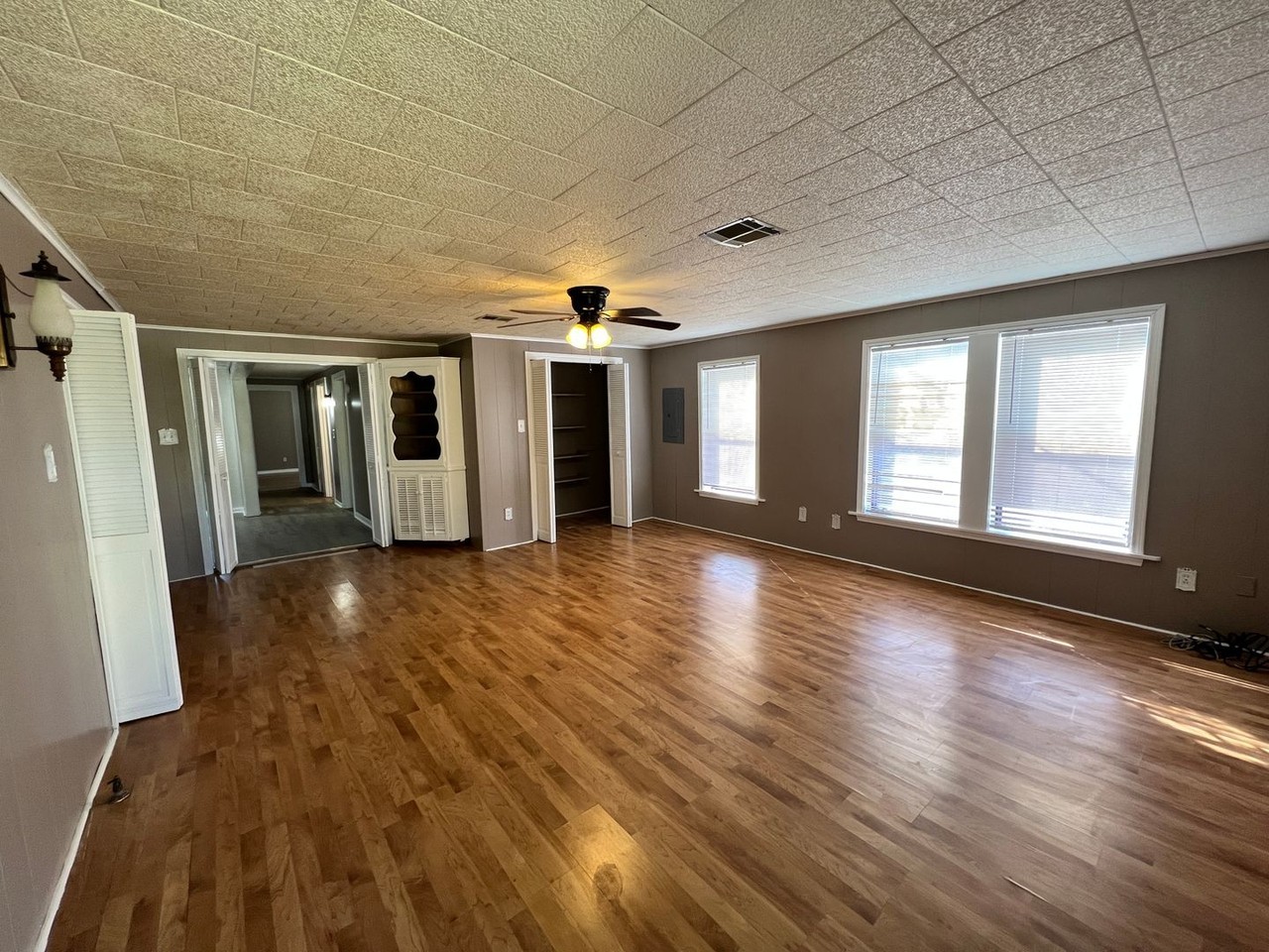 3105 Deaton St - Photo 2 of 15