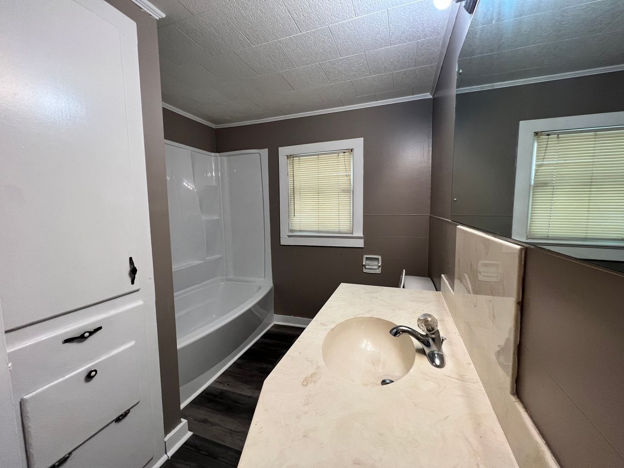 3105 Deaton St - Photo 7 of 15