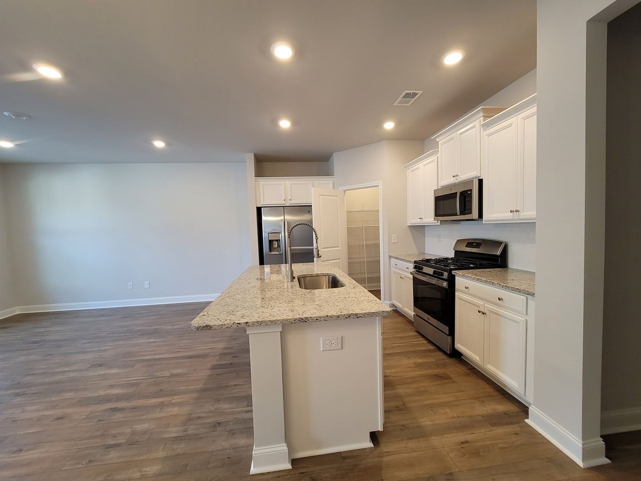 2475 Blue Crane Cir #102 - Photo 6 of 33