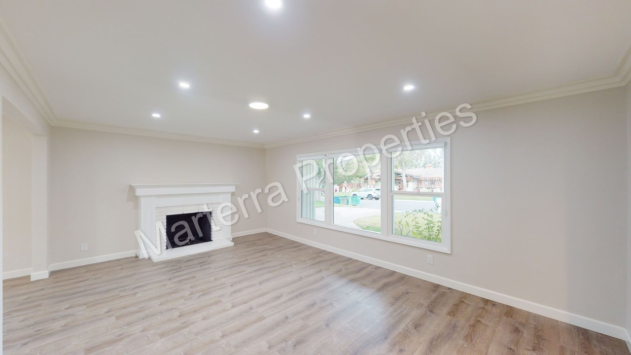 12252 Enramada Dr - Photo 5 of 28