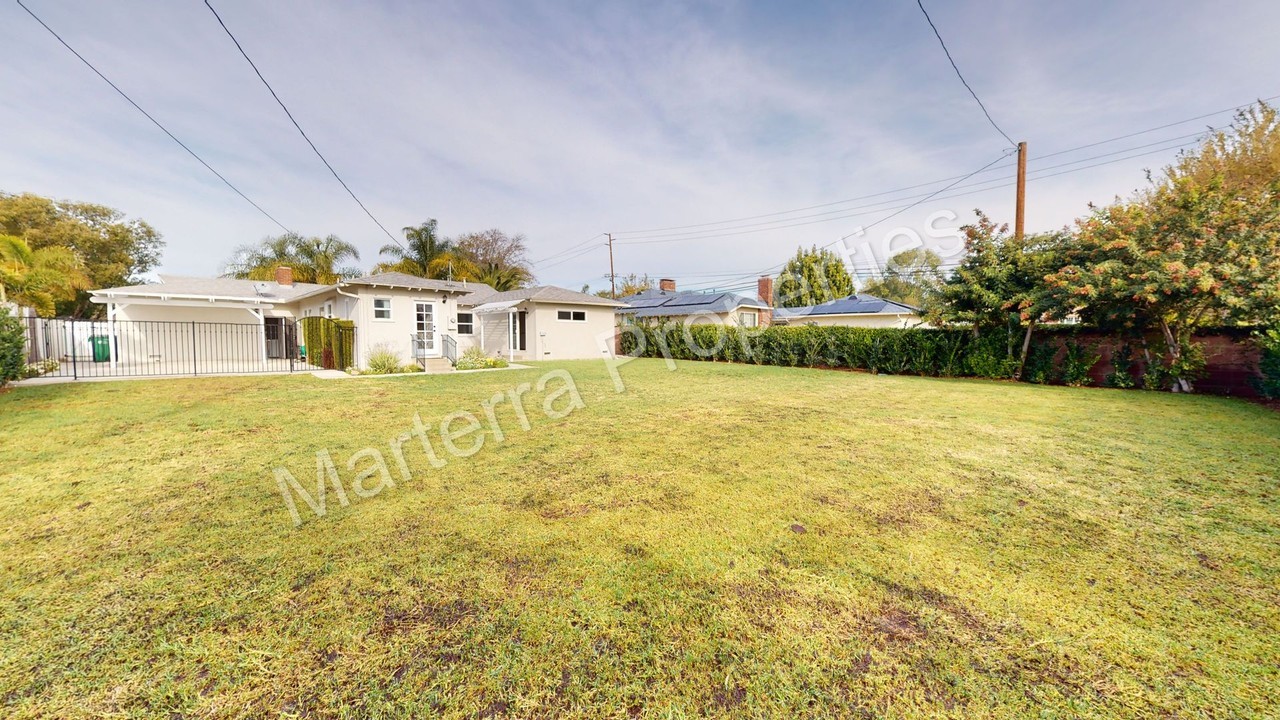 12252 Enramada Dr - Photo 6 of 28