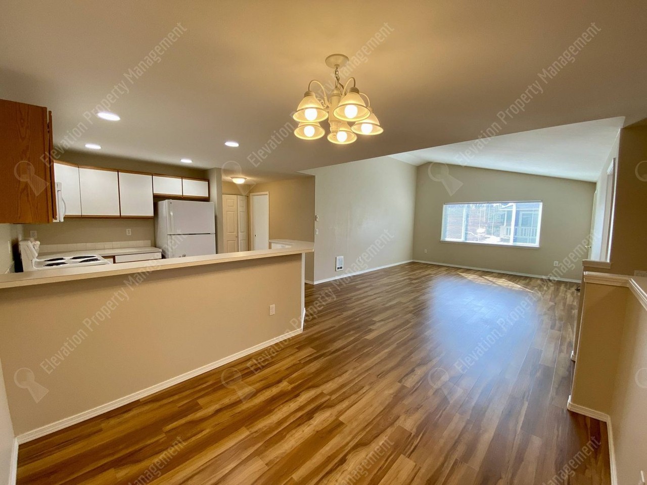 1935 Sw Canyon Dr - Photo 3 of 17
