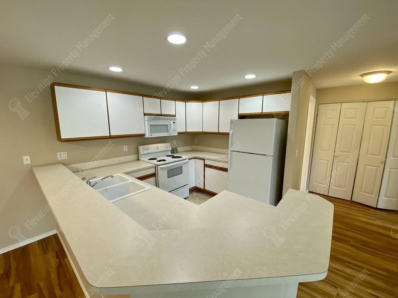 1935 Sw Canyon Dr - Photo 5 of 17