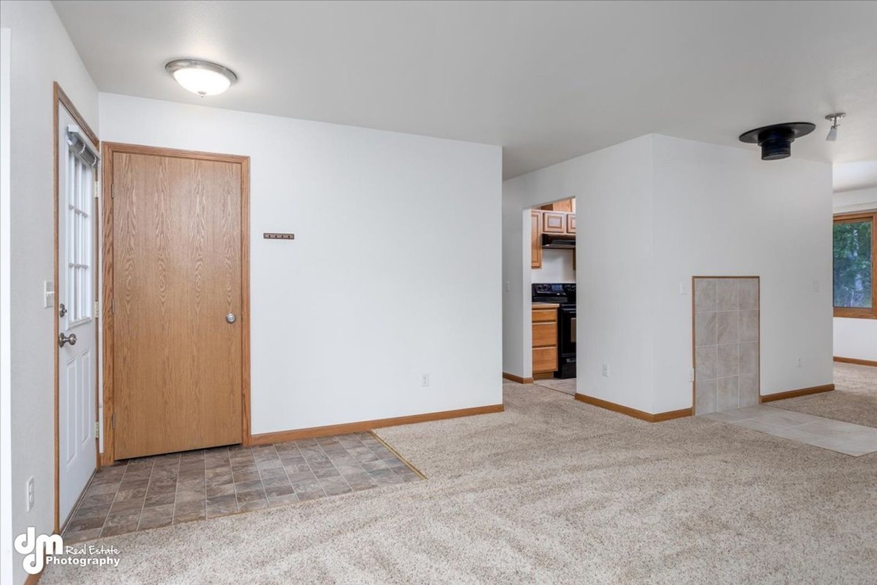 2830 N Oxford Dr - Photo 7 of 44