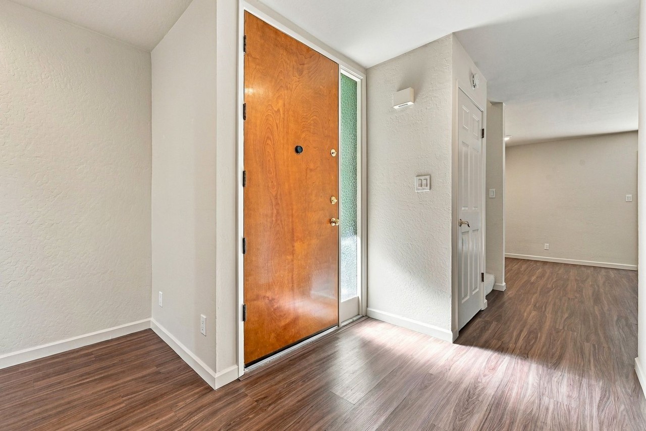 3552 Shelter Creek Dr - Photo 4 of 36
