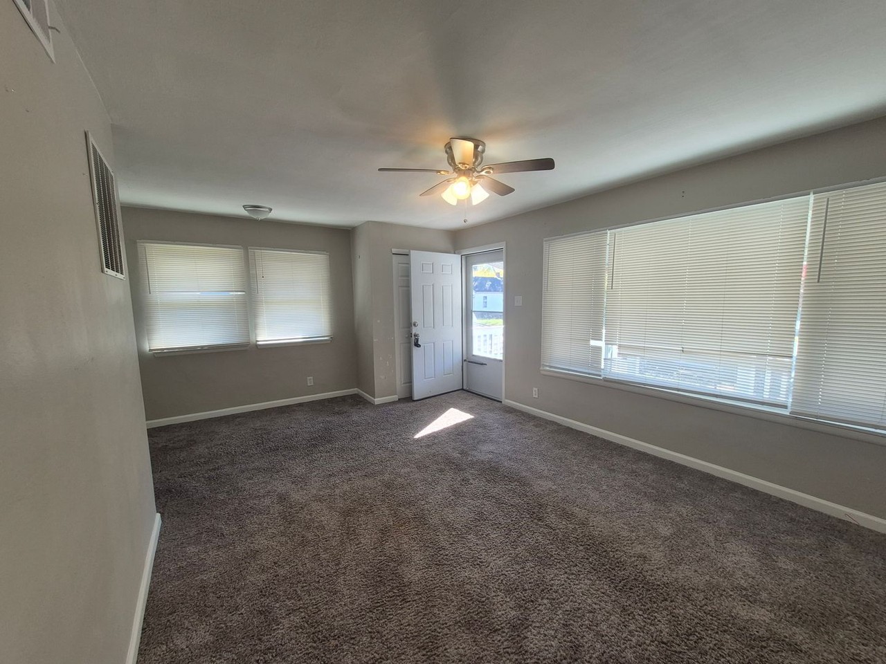 3613 Pittsburg Ave - Photo 2 of 11
