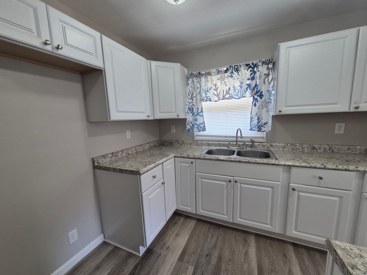 3613 Pittsburg Ave - Photo 4 of 11