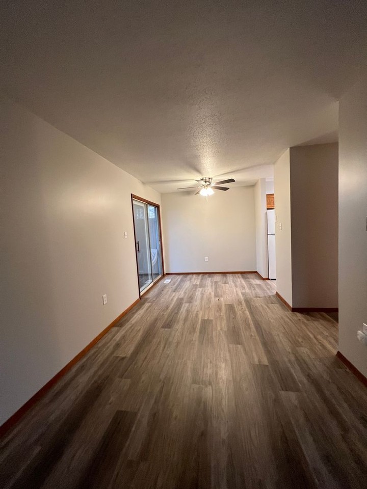612 W 36th St - Photo 3 of 9