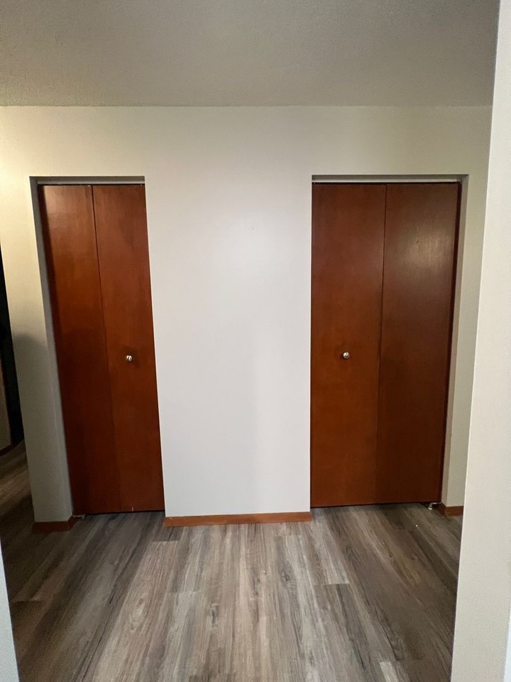 612 W 36th St - Photo 5 of 9