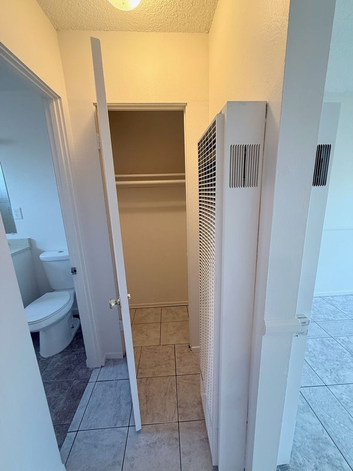 14520 Amar Rd - Photo 5 of 10