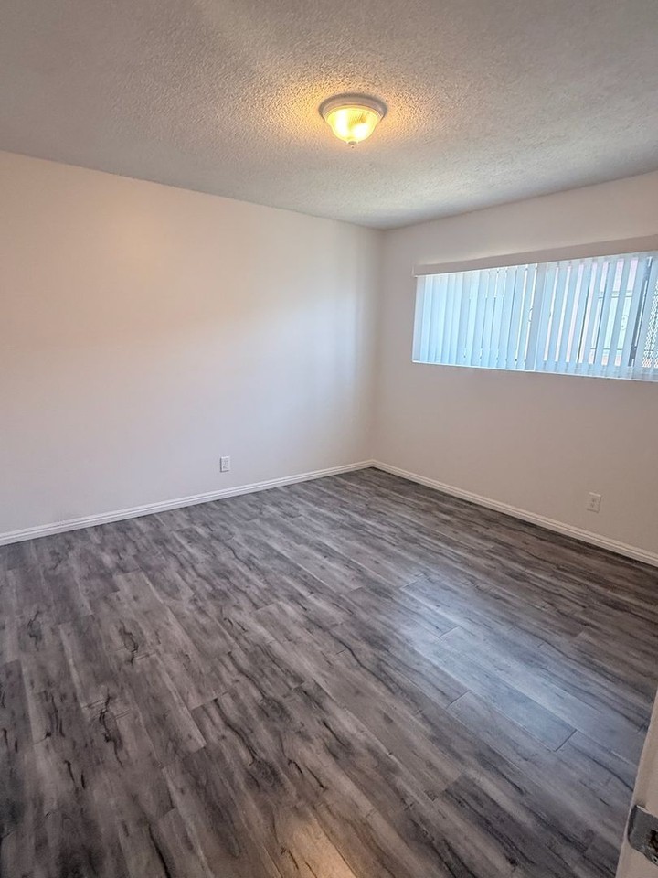 14520 Amar Rd - Photo 6 of 10