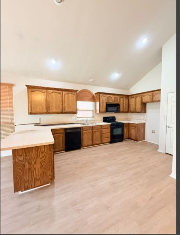 2756 Red Wolf Dr - Photo 6 of 23