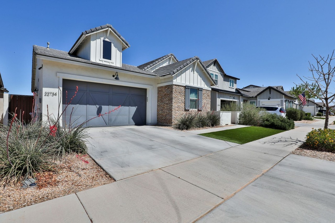 22734 E Arroyo Verde Dr - Photo 2 of 39