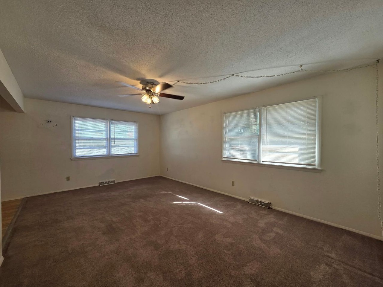 418 Jackson Cir - Photo 5 of 50