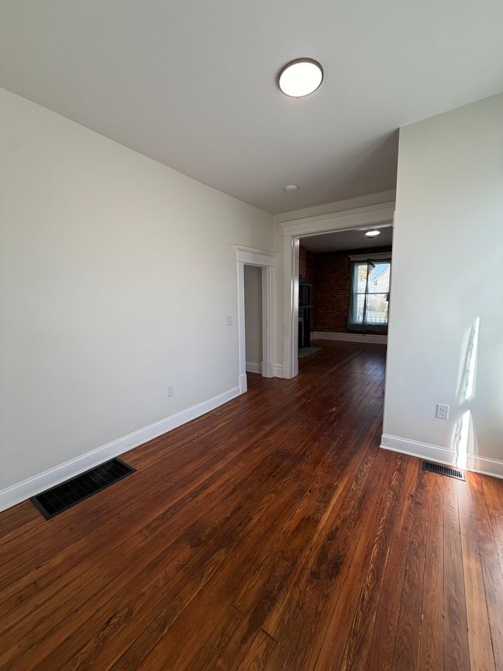 439 Hanford St - Photo 6 of 23