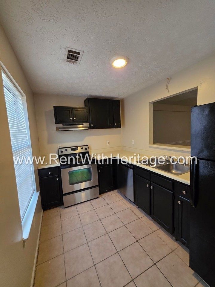 8511 Westchester Dr - Photo 4 of 37
