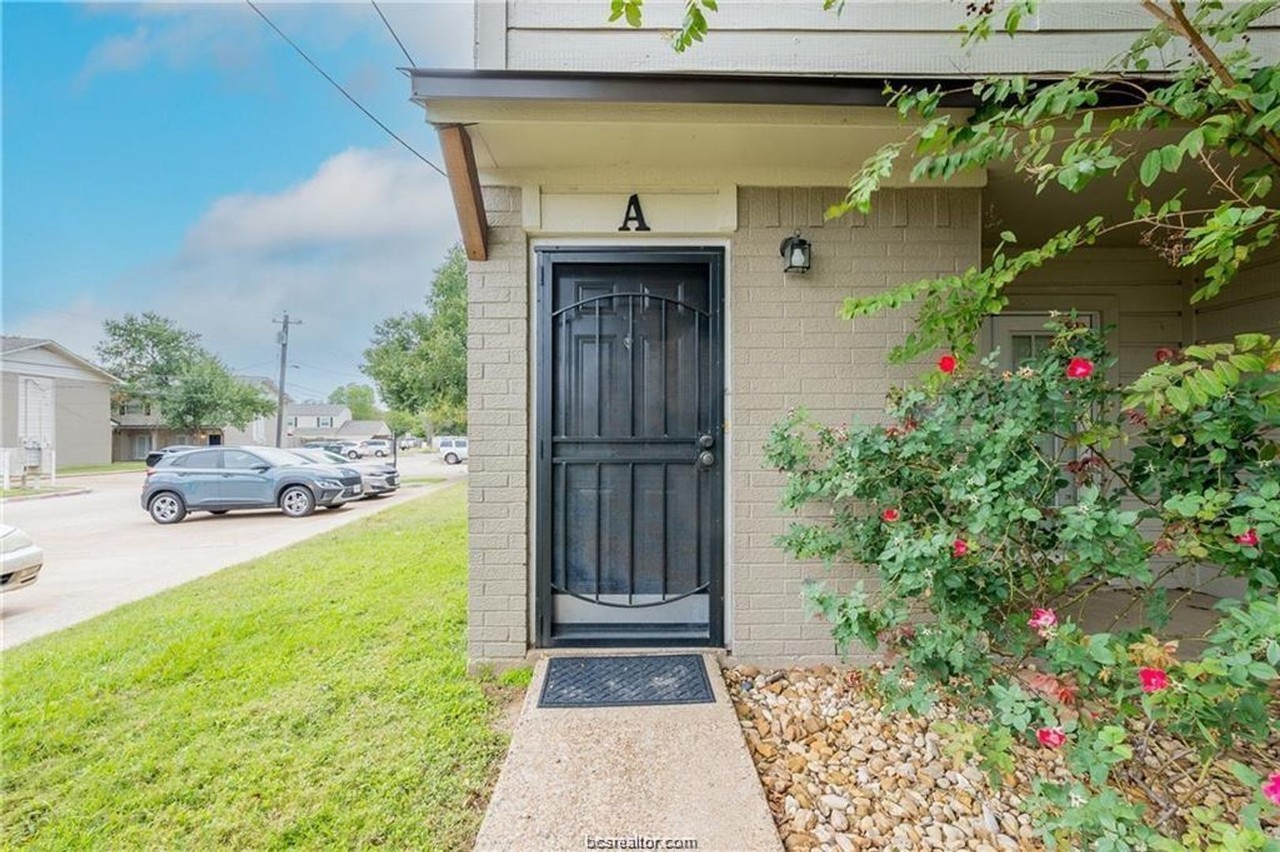 1404 Summit St #A - Photo 2 of 20