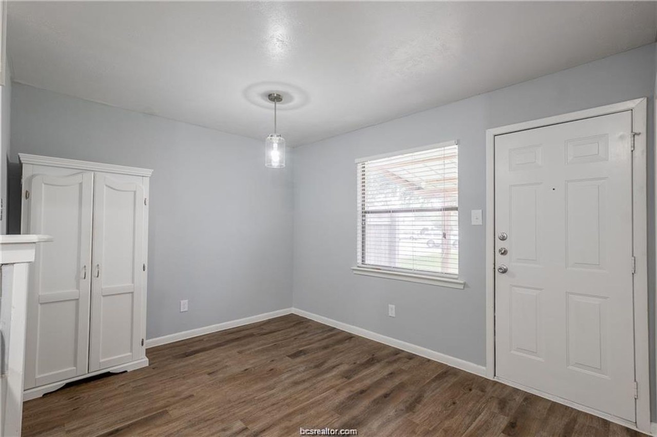 1404 Summit St #A - Photo 3 of 20