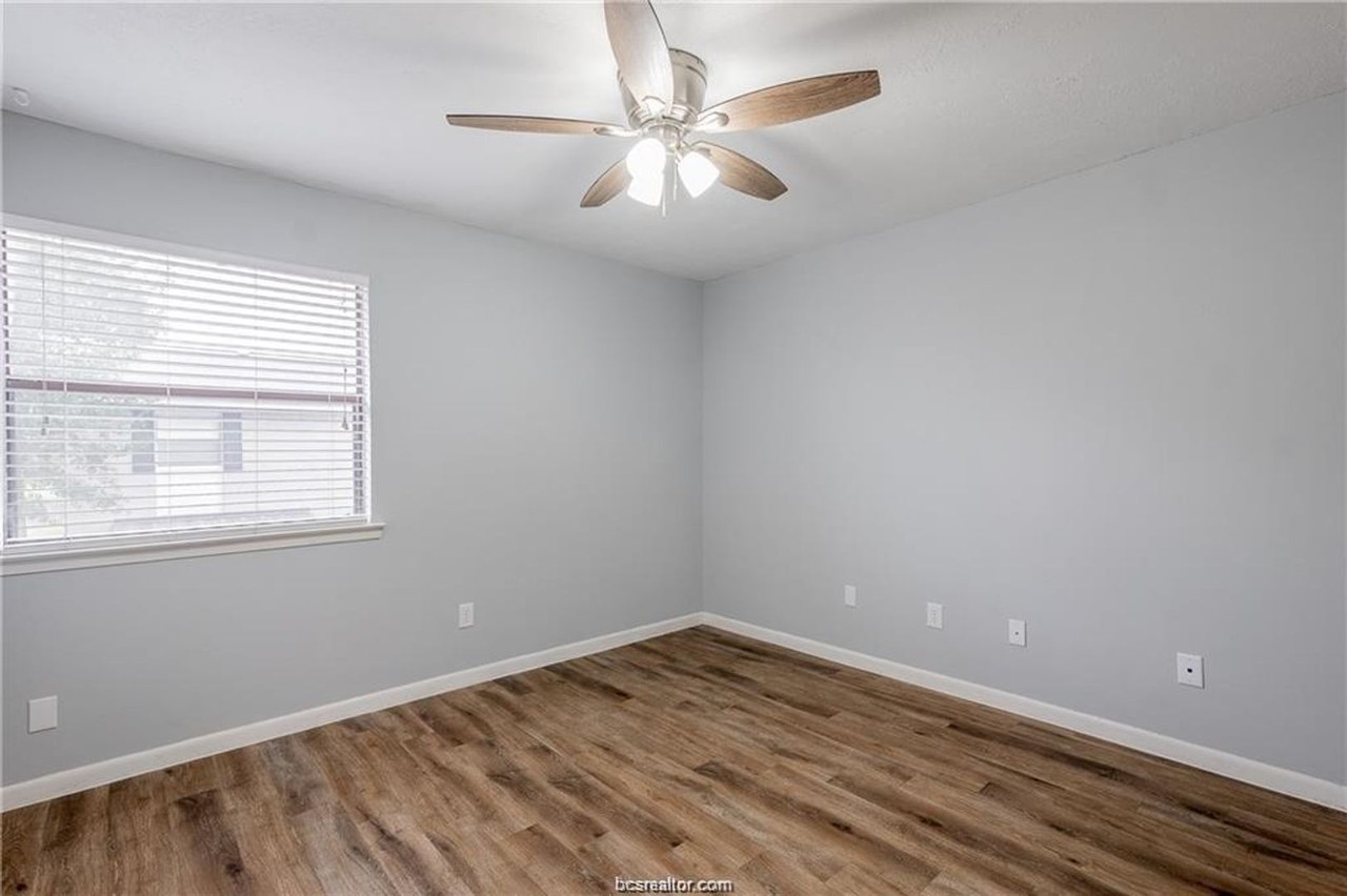 1404 Summit St #A - Photo 6 of 20
