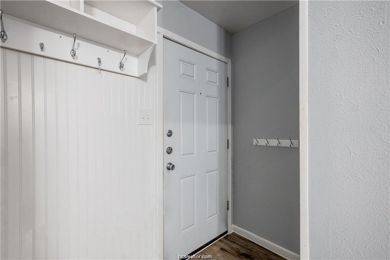 1404 Summit St #A - Photo 7 of 20