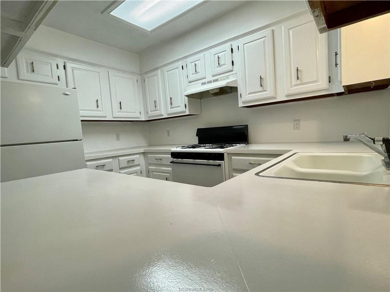2819 Adrienne Dr - Photo 6 of 15