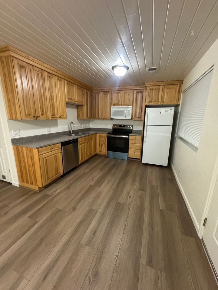 719 E 12065 S - Photo 2 of 7