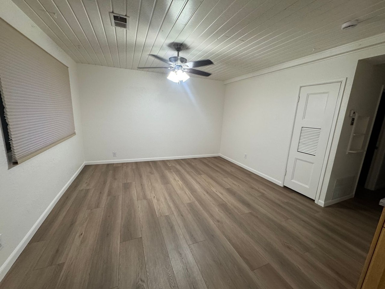 719 E 12065 S - Photo 3 of 7