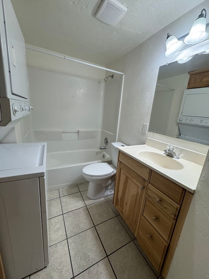 719 E 12065 S - Photo 4 of 7