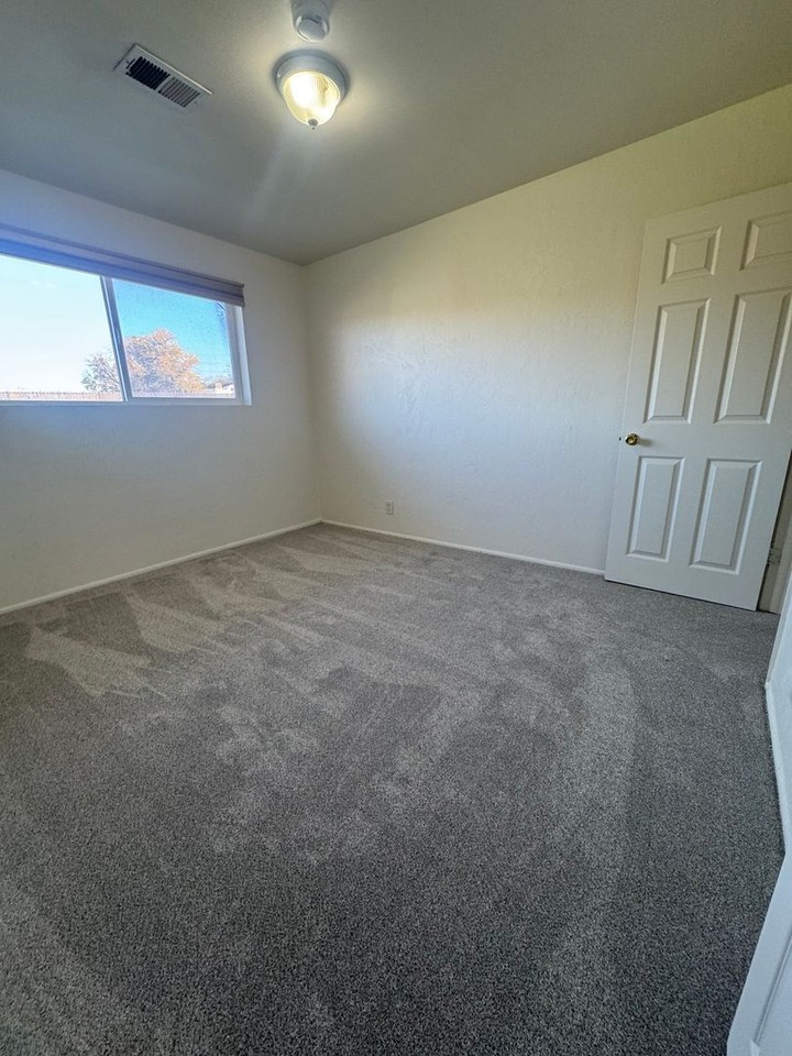 719 E 12065 S - Photo 5 of 7