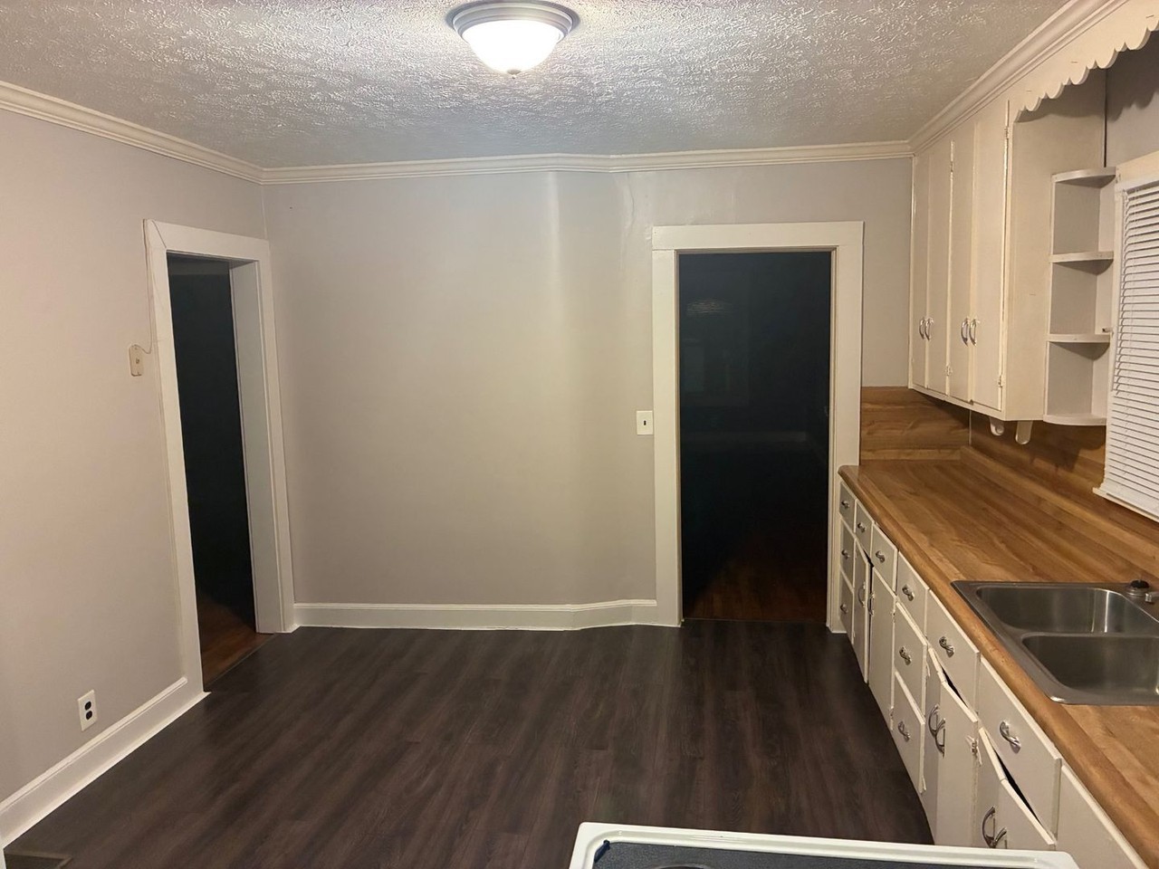 1625 Spruce St - Photo 4 of 15